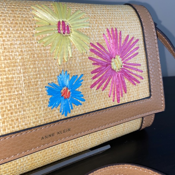 Anne Klein Floral Embroidered Floral Crossbody or Clutch detachable strap - Picture 3 of 14